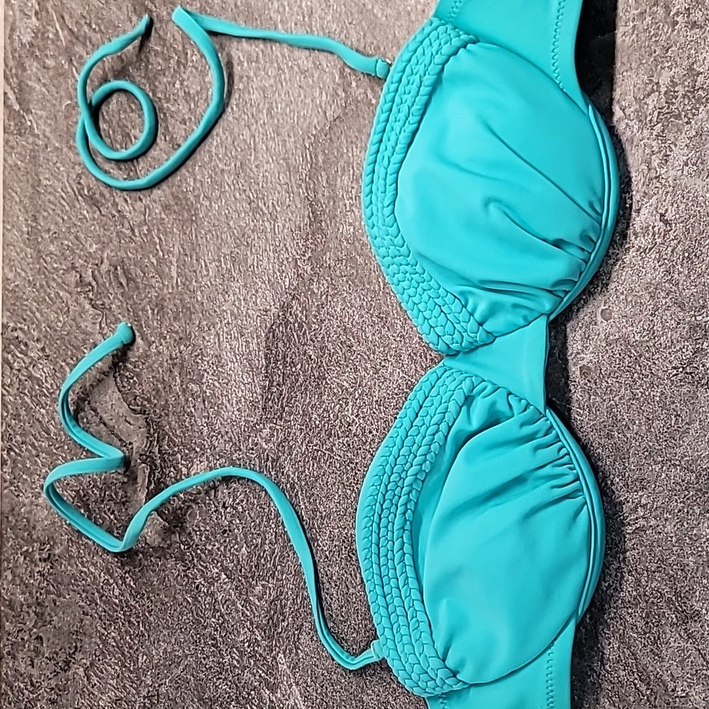 Swimsuit Top (M)